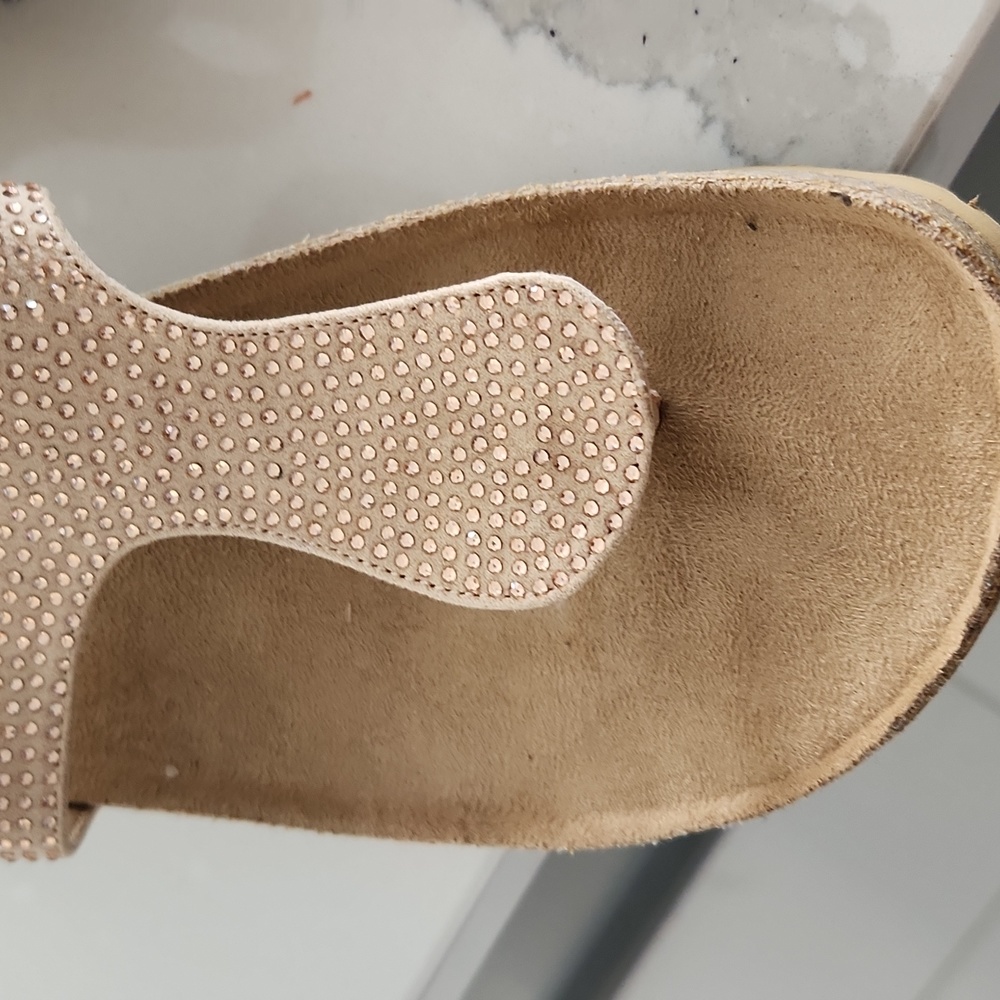 Zigi Soho women's size 8 comfortable beaded sandals with toepost - Picture 5 of 5
